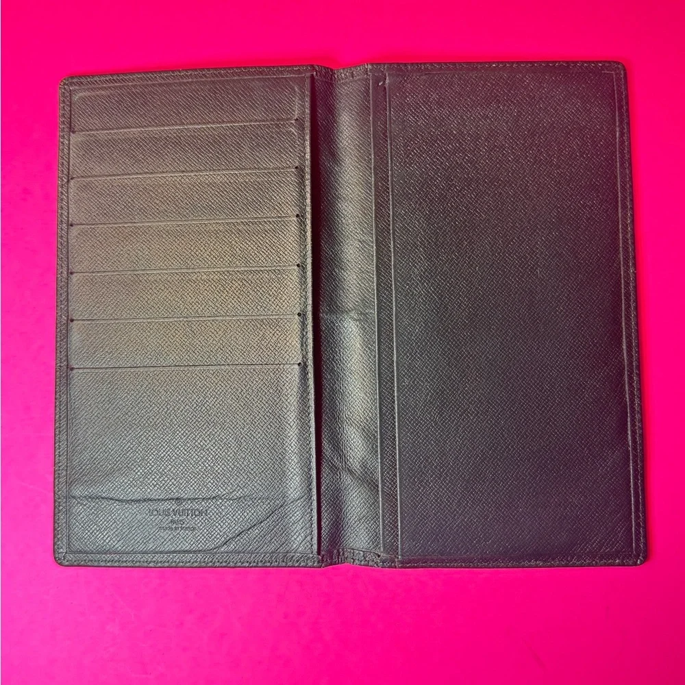 Louis Vuitton Epi Taiga Bundel green bifold wallet and key holder - Picture 9 of 15